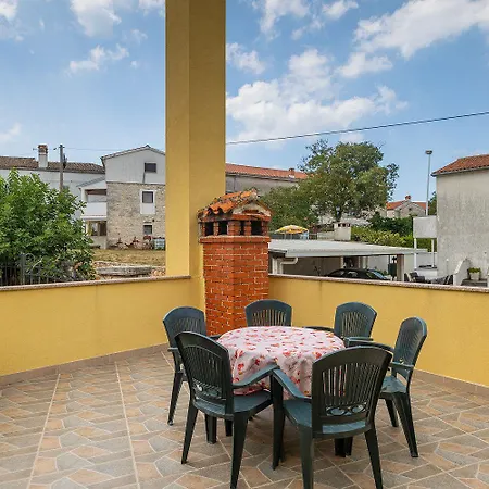 Schoene Bei Rovinj Mit Privatem Pool *