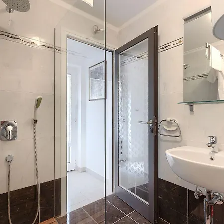Schoene Bei Rovinj Mit Privatem Pool * 罗维尼村