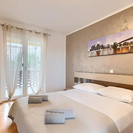 Schoene Bei Rovinj Mit Privatem Pool 度假居 罗维尼村