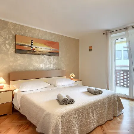 Schoene Bei Rovinj Mit Privatem Pool 罗维尼村