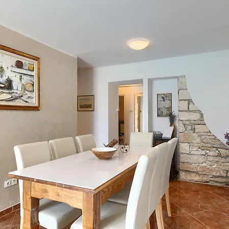 Schoene Bei Rovinj Mit Privatem Pool Hébergement de vacances *