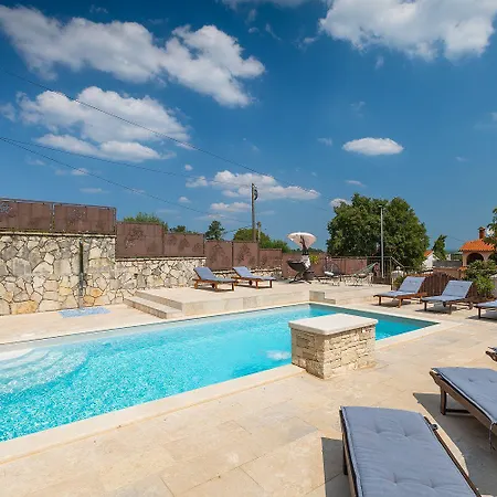 Schoene Bei Rovinj Mit Privatem Pool Hébergement de vacances *