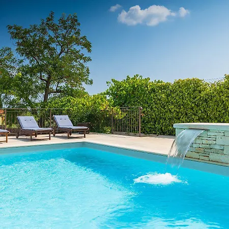 Schoene Bei Rovinj Mit Privatem Pool